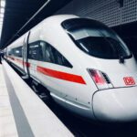 ICE in einem Bahnhof